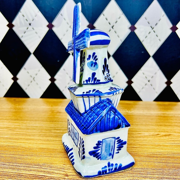 Music Box Blue and White Delft Windmill – Hand-Painted Ceramic – Vintage Dutch - Picture 4 of 12